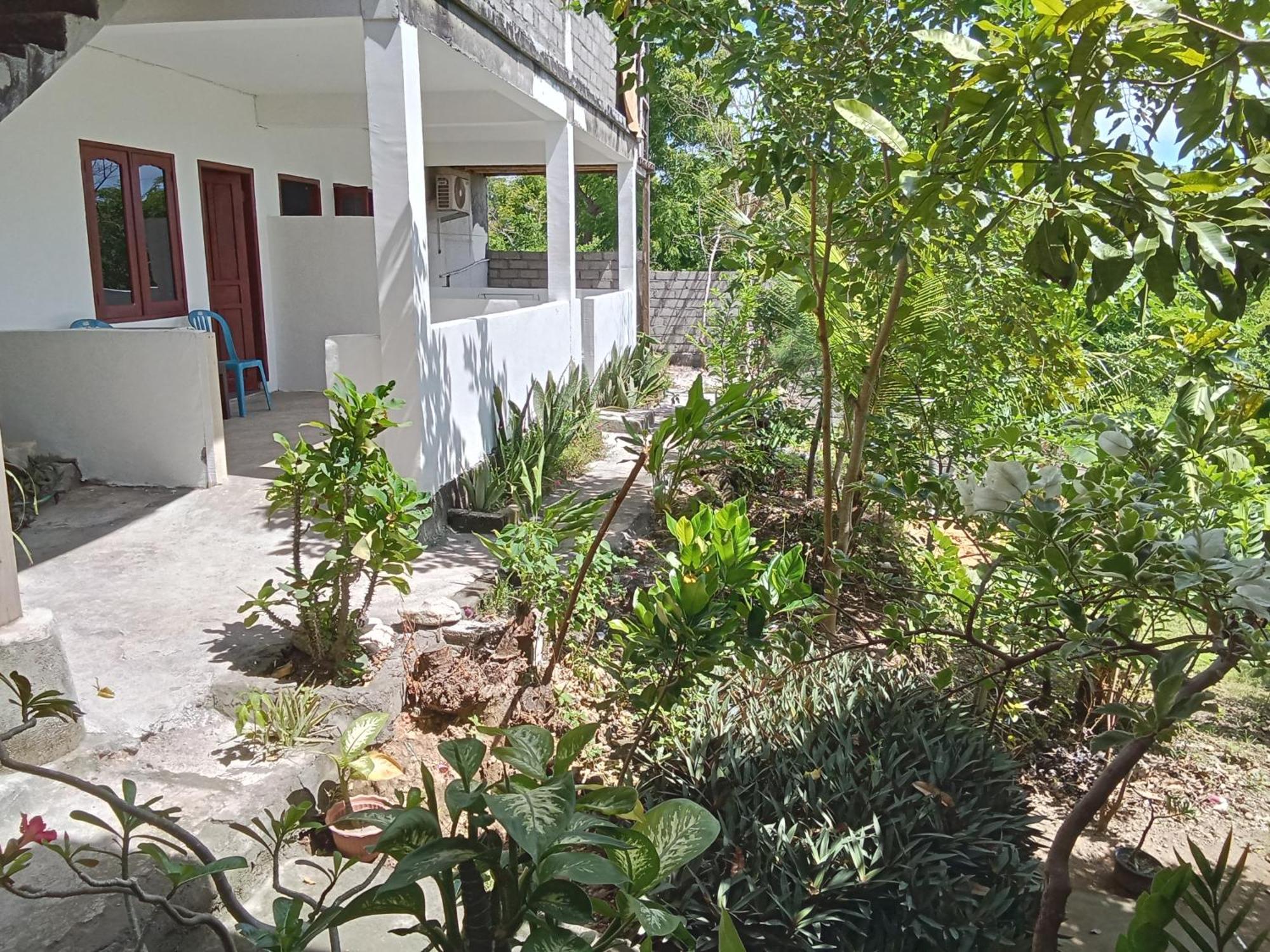 Feby'S Homestay Ekas Zimmer foto